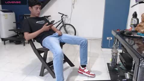 Andres Dean online show from December 16, 1:21 am