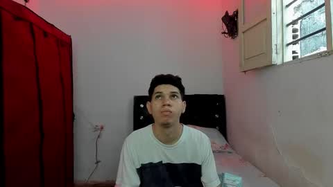 andrew_2811 online show from March 1, 3:49 pm