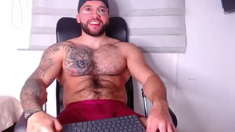 Snapshot of andrew_holden__ chatting on October 24, 12:44 am andrew_holden__ online show from October 24, 12:44 am