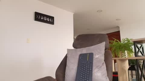 ANDREW WEST online show from March 24, 8:15 pm