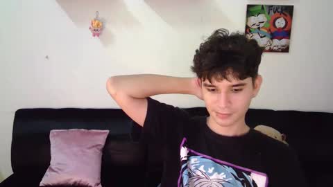Snapshot of andrewanndcherry chatting on February 21, 11:43 pm Andrew and Cherry online show from February 21, 11:43 pm