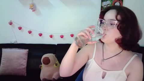 Snapshot of andrewanndcherry chatting on February 17, 11:54 pm Andrew and Cherry online show from February 17, 11:54 pm