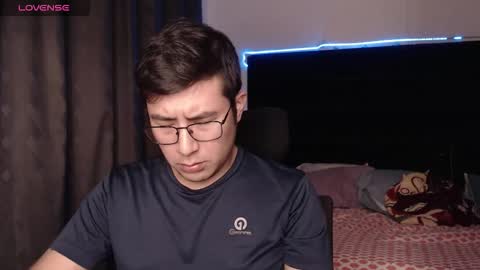 andrewmhilton_ online show from January 17, 7:18 am