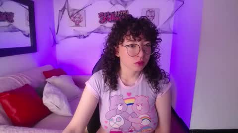 androm3da_ online show from October 30, 7:25 pm