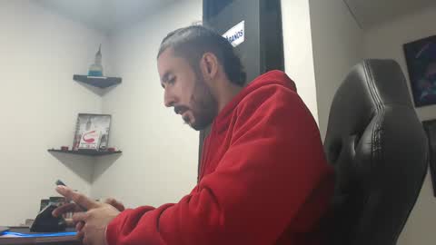 Snapshot of andruwang chatting on December 25, 4:22 am Andru online show from December 25, 4:22 am