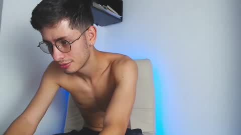 Snapshot of andy_collins__ chatting on September 27, 2:48 pm andy_collins__ online show from September 27, 2:48 pm
