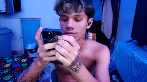 andy_dan1 online show from May 20, 6:43 am