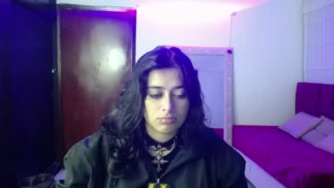 andy_eagleton_20 online show from July 14, 3:55 am