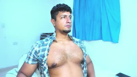 Snapshot of andylemonda chatting on October 15, 12:14 am andylemonda online show from October 15, 12:14 am