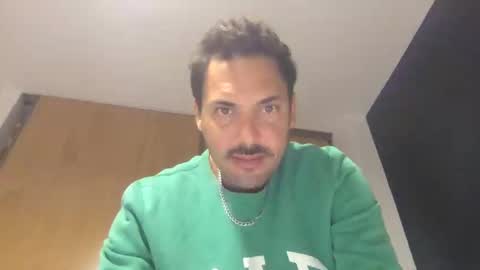 Snapshot of andyxxhot chatting on October 20, 3:55 am andyxxhot online show from October 20, 3:55 am