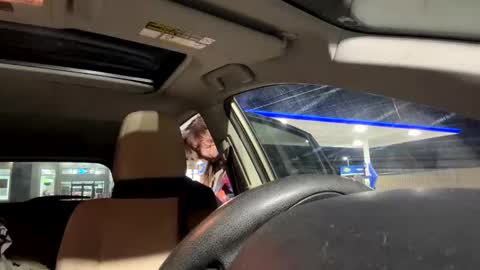 aneoakley online show from October 26, 9:54 am