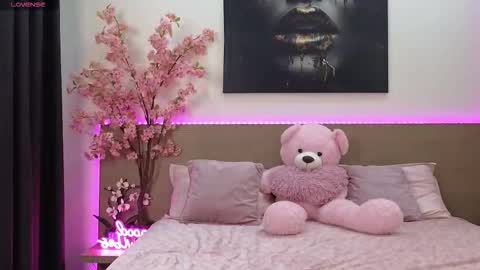 Snapshot of anexxblondie chatting on October 17, 6:39 am Ane online show from October 17, 6:39 am
