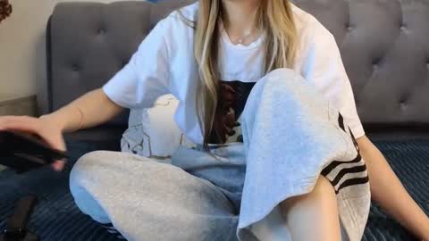 ange1ok online show from February 3, 9:13 am