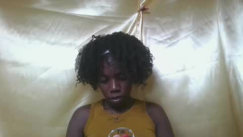 angeeliine online show from April 5, 6:49 pm