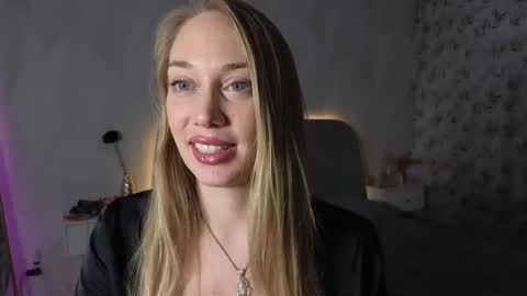 Snapshot of angel__blonde_ chatting on October 9, 6:02 pm angel blonde online show from October 9, 6:02 pm