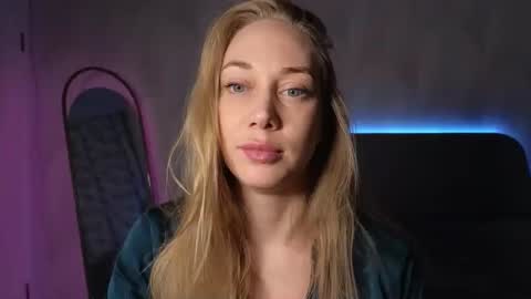 Snapshot of angel__blonde_ chatting on October 11, 7:17 pm angel blonde online show from October 11, 7:17 pm