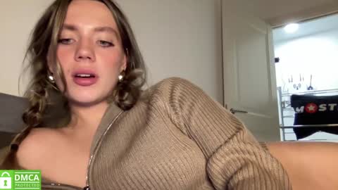 Snapshot of angel_from_sky chatting on December 11, 3:05 pm Greetings  Jess online show from December 11, 3:05 pm