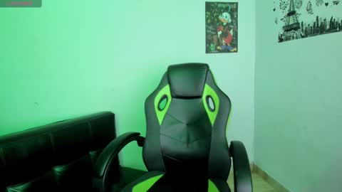 Snapshot of angel_love_b chatting on September 29, 2:43 am ngel EVERYDAY from 2145 to 0500am Colombia hour online show from September 29, 2:43 am