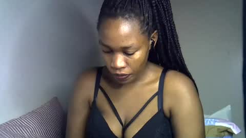 angel_mia5 online show from June 16, 4:38 am