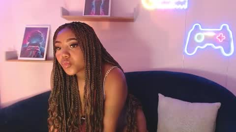 Snapshot of angela_robert chatting on September 28, 5:22 pm Angela Roberts online show from September 28, 5:22 pm