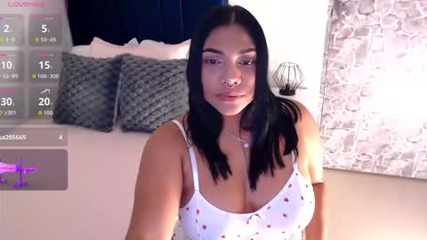 Snapshot of angela_santana_ chatting on October 10, 2:28 am Angela online show from October 10, 2:28 am