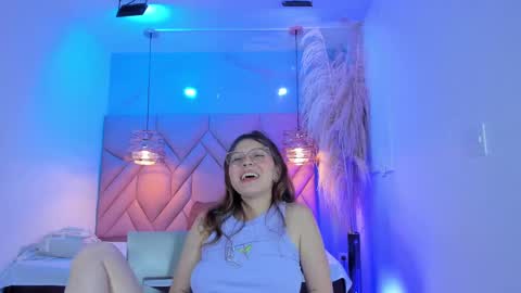 Snapshot of angelaa_cute chatting on February 26, 3:21 pm ANGELA online show from February 26, 3:21 pm