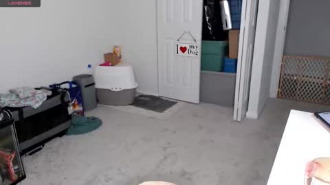 Snapshot of angelabrigette chatting on October 27, 6:08 pm AngelaBrigette online show from October 27, 6:08 pm