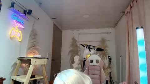 Angela Cianuro online show from February 3, 3:04 am