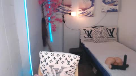 Snapshot of angelamorena chatting on March 3, 10:20 pm angelamorena online show from March 3, 10:20 pm