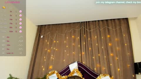 Angela online show from December 18, 1:56 pm