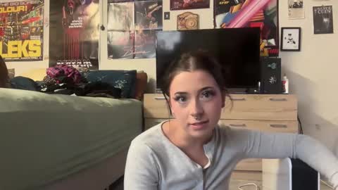 venellope888 online show from October 7, 2:18 am