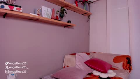 angelface25 online show from January 31, 11:03 pm