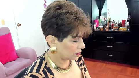 Snapshot of angelina_stone_65 chatting on October 16, 1:33 pm Angelina online show from October 16, 1:33 pm