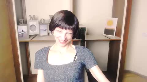 Snapshot of angelinalov_ chatting on September 9, 6:13 am Angelina online show from September 9, 6:13 am