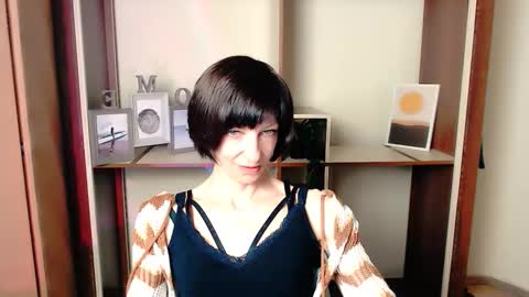 Snapshot of angelinalov_ chatting on October 3, 7:27 am Angelina online show from October 3, 7:27 am