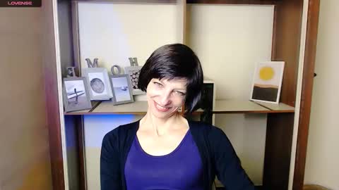 Snapshot of angelinalov_ chatting on October 9, 9:04 am Angelina online show from October 9, 9:04 am