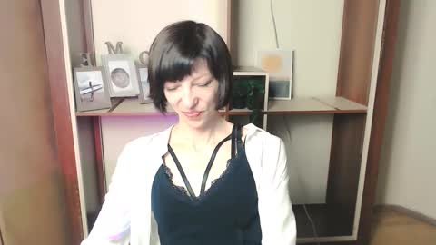 Snapshot of angelinalov_ chatting on October 18, 7:45 am Angelina online show from October 18, 7:45 am