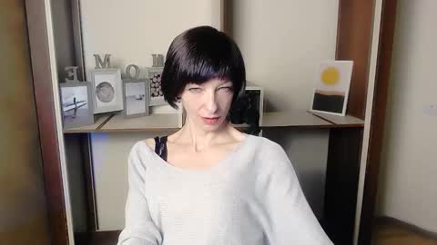 Snapshot of angelinalov_ chatting on September 24, 6:53 am Angelina online show from September 24, 6:53 am
