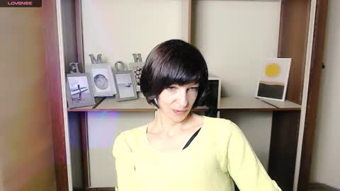 Snapshot of angelinalov_ chatting on October 10, 9:15 am Angelina online show from October 10, 9:15 am