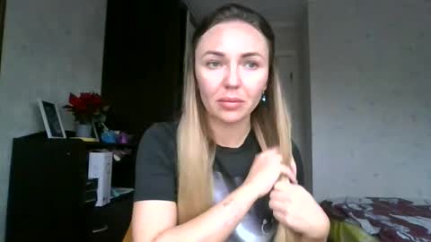 angelinalove28 online show from November 30, 7:37 am