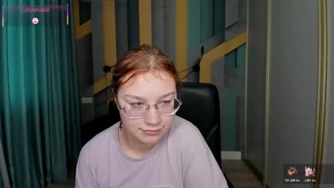 AngelinaLow online show from December 18, 12:22 pm