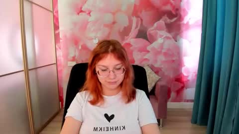 AngelinaLow online show from March 17, 12:32 pm