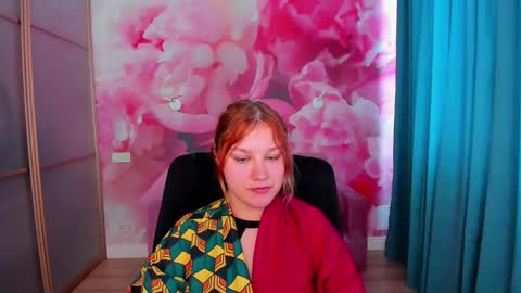 AngelinaLow online show from May 9, 11:38 am