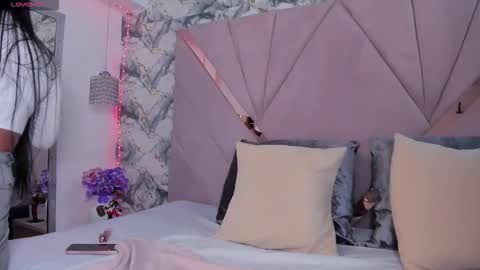 Angeline Lara online show from February 13, 1:25 pm