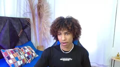 Angel online show from November 4, 9:38 pm