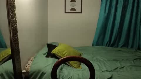  ANGELA ISABELLA  online show from February 18, 10:25 pm