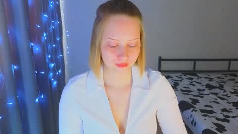 Cutie online show from December 1, 3:15 am