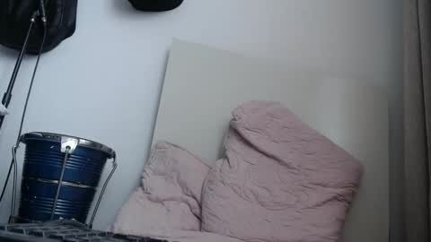 Snapshot of angeluxxxifer chatting on October 1, 7:24 pm angeluxxxifer online show from October 1, 7:24 pm