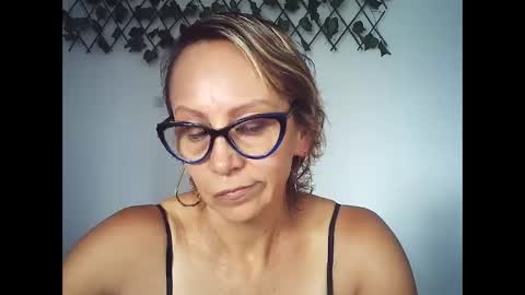 Snapshot of angelycute476334 chatting on January 26, 3:58 pm angelycute476334 online show from January 26, 3:58 pm