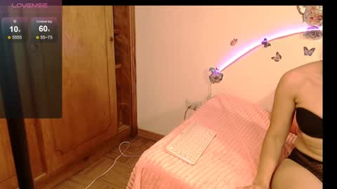 Snapshot of angelyxs chatting on September 17, 12:25 am Angelyxs online show from September 17, 12:25 am